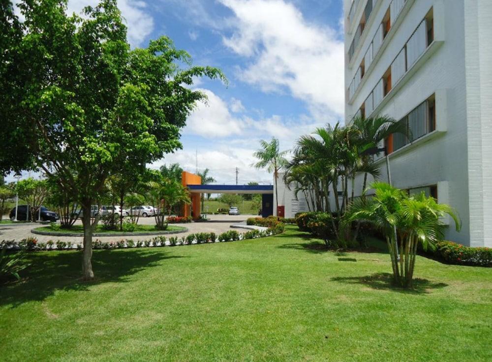 Ibis Manaus Distrito Industrial Esterno foto